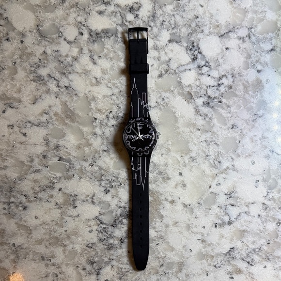Swatch Other - Swatch EUC Unisex Lines in the Sky NYC GZ209 Watch 34 mm Needs Battery